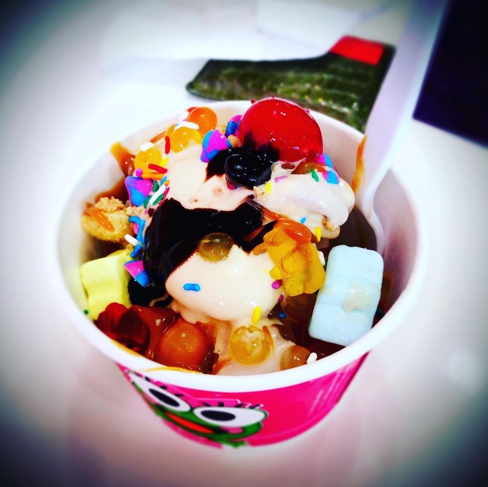 sweetFrog Premium Frozen Yogurt
