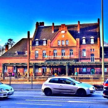 Bahnhof Berlin-Schöneweide - Berlin, Deutschland. Dringend Renovierungsbedürftig.