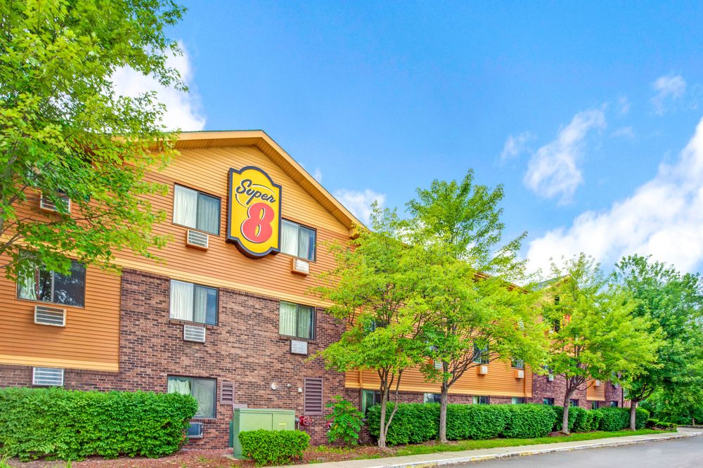 Super 8 By Wyndham Belleville 17 Photos 10 Reviews Hotels Super 8 By Wyndham Belleville 17 Photos 10 Reviews Hotels 45707 I 94 Service Road Mi Phone Number Yelp