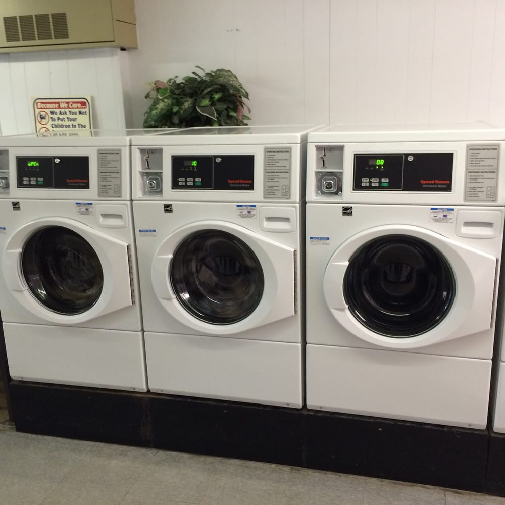 Try These Washing Machines The Spin Cycle Is So Strong And Fast Photo Of Super Suds Laundromat Southington Ct United States Try These Washing