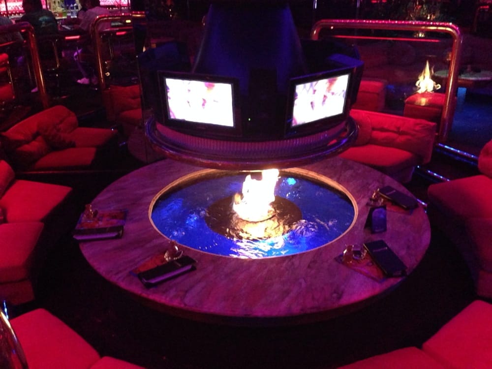 So Cool Lounge By The Fire Pit That S Surrounded By Water Yelp