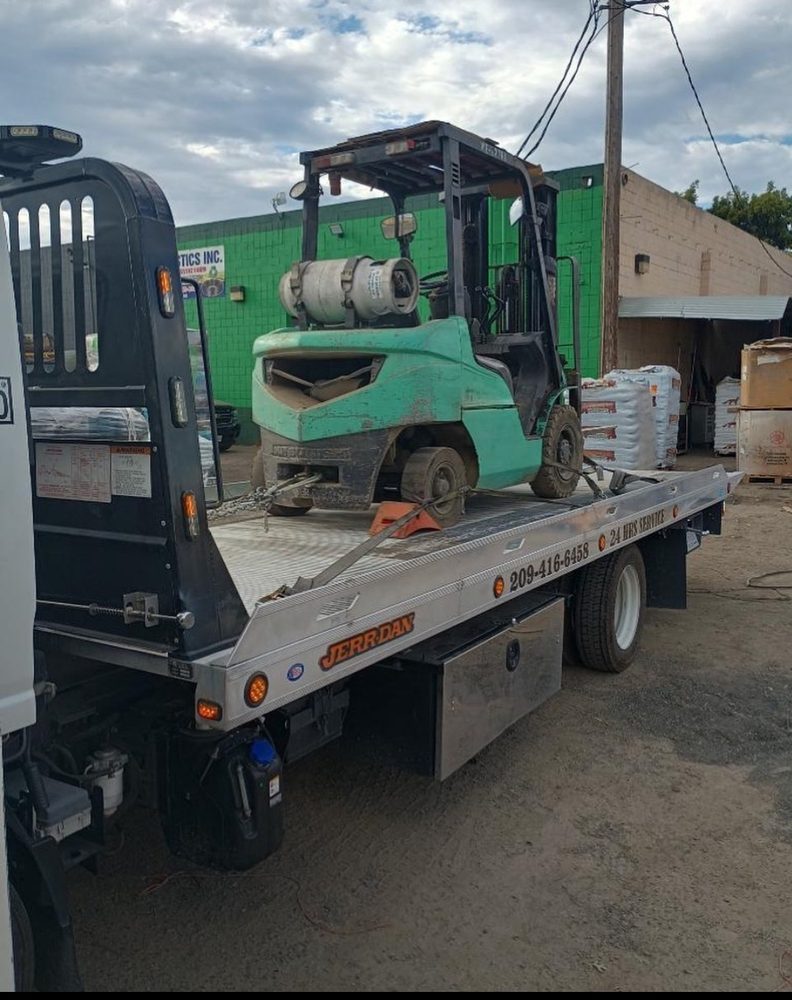 Twins Towing