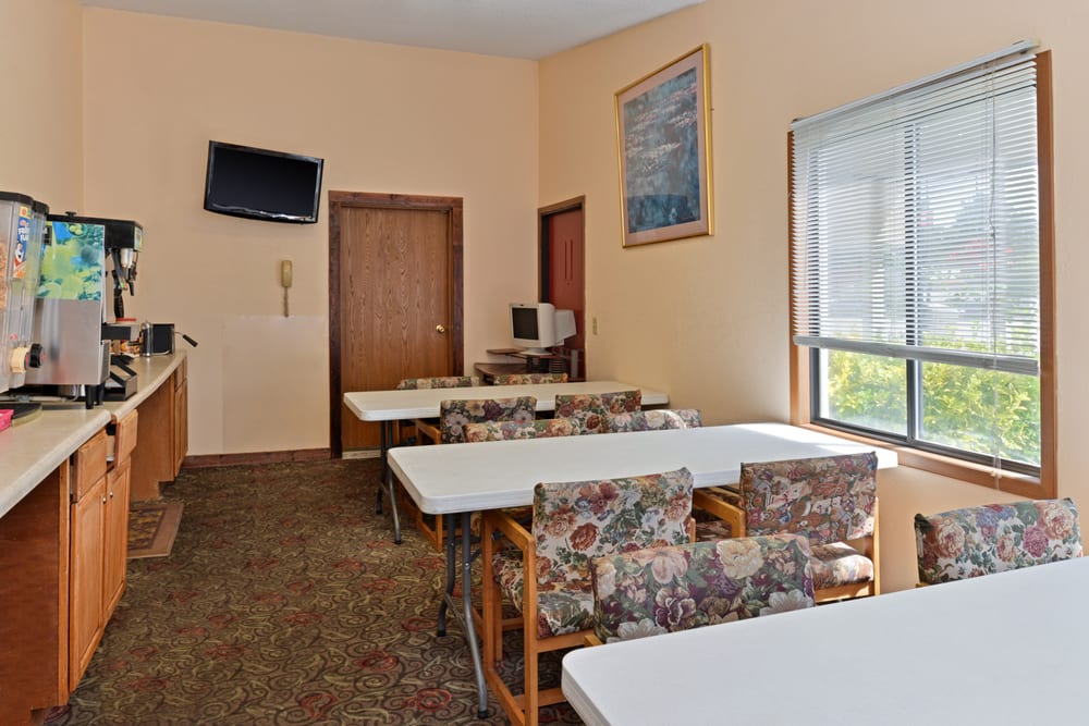 Country Hearth Inns & Suites