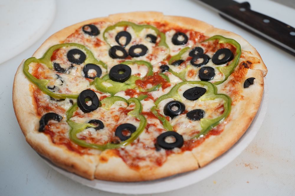G's Famous Pizza & La Favorita Deli