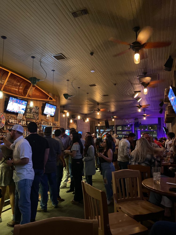 Moonshine & Ale - New Braunfels