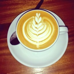 Dublin Barista School － Dublin, 愛爾蘭的相片。flat white in dublin barista school, amazing @thebarnberlin coffee and organic milk make for a delish beverage