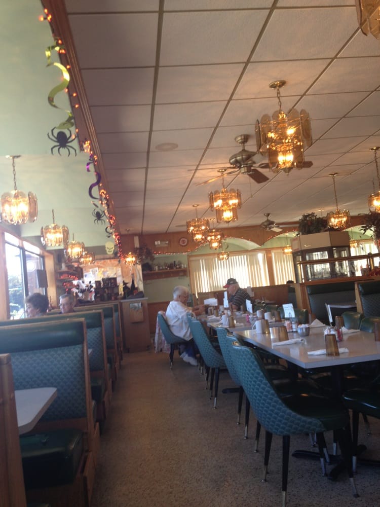 Parkway Family Restaurant & Pancake House Restaurants 1400 13th Ave