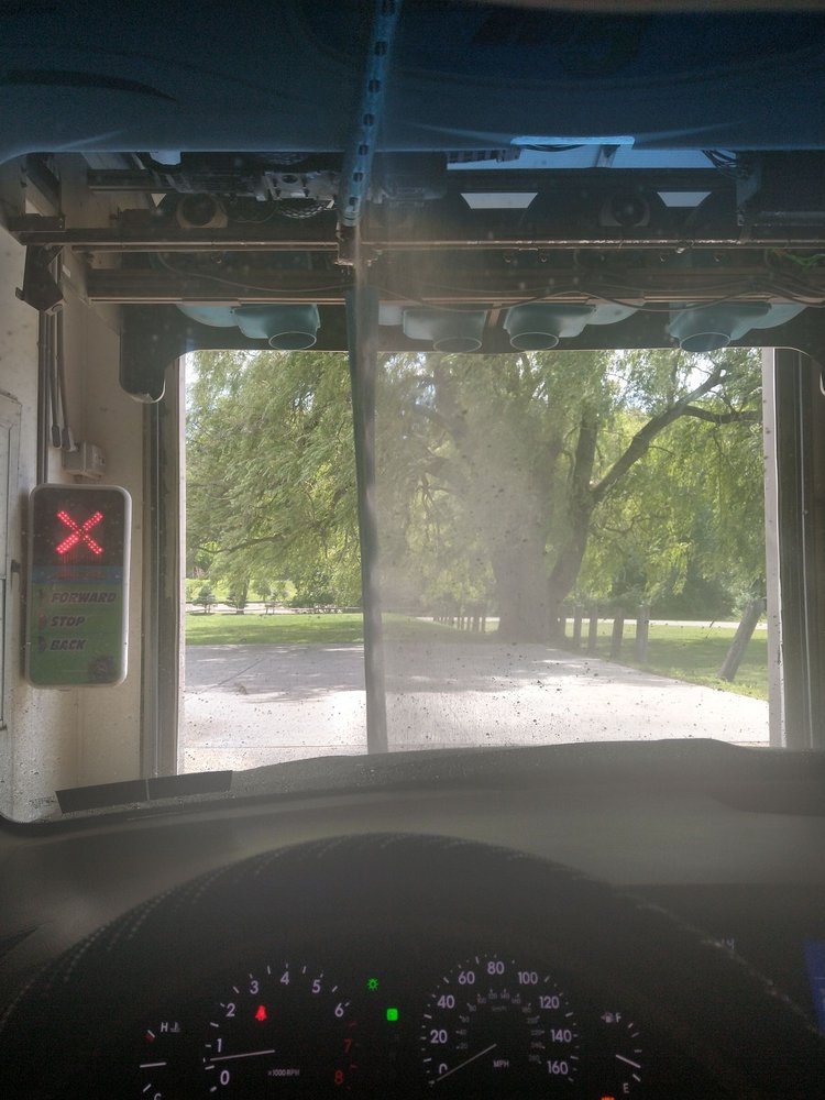 Lakewood E-Z Clean Car Wash