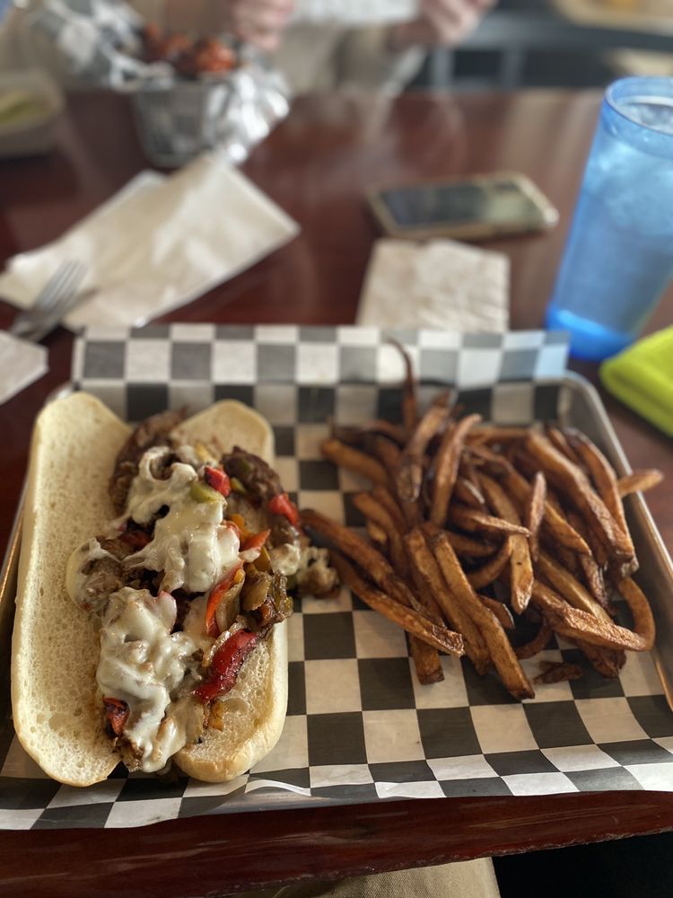 Alexander’s On The Lake