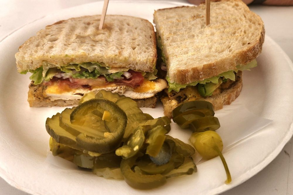 Arroyo's Cafe Deli & Mo