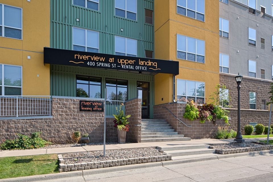 Riverview At Upper Landing 15 Photos Apartments 400 Spring St