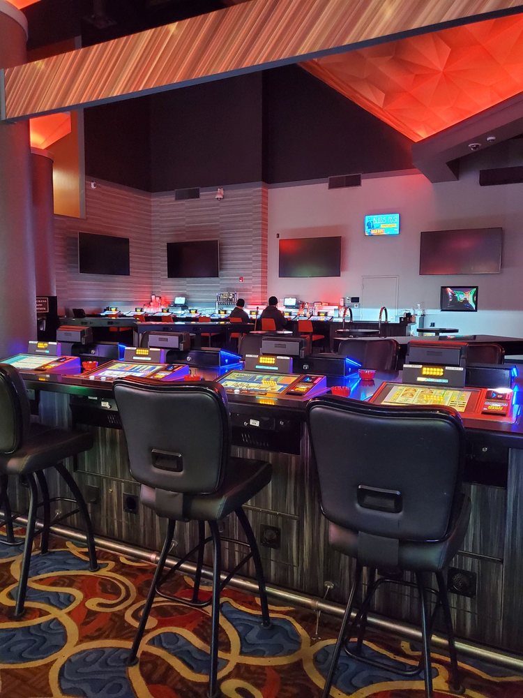 Feather Falls Casino & Lodge