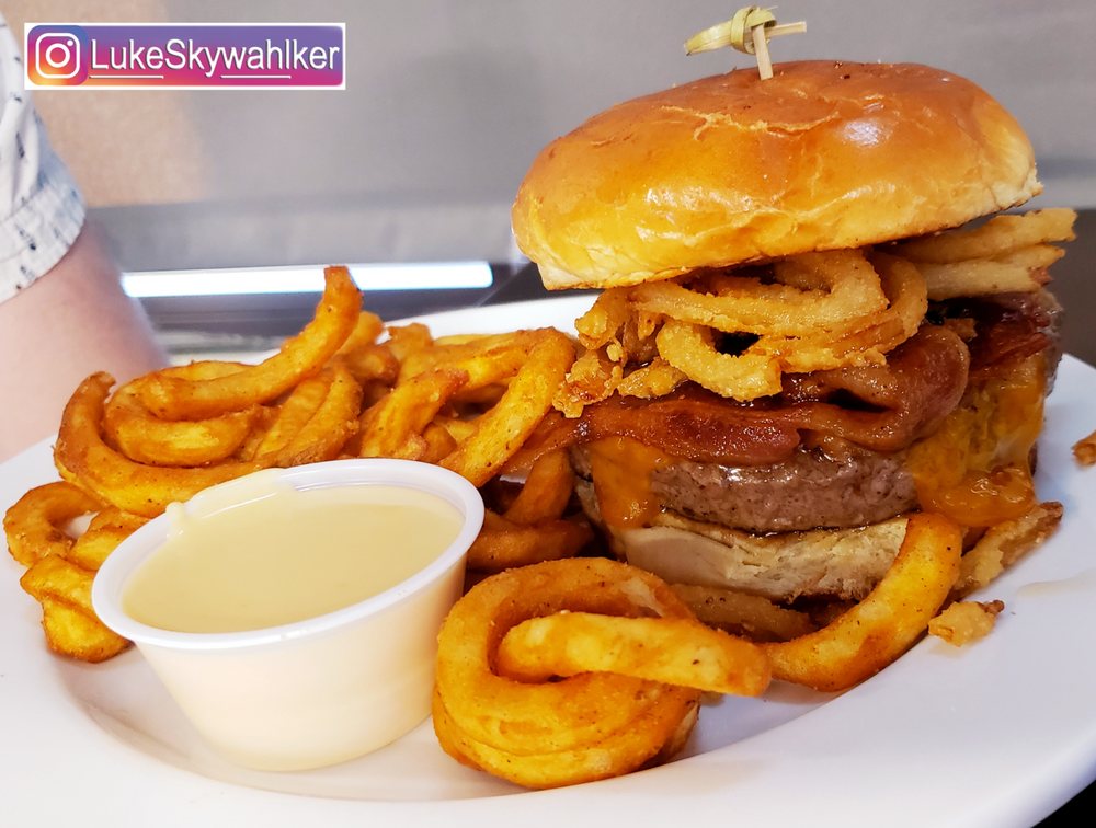 Big League Sports Bar & Grill