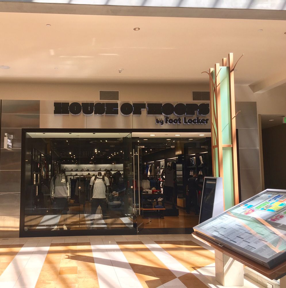 House Of Hoops By Foot Locker Shoe Stores 575 Bellevue Square