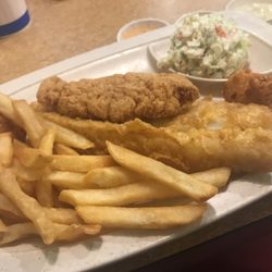 Captain D S Seafood 760 Skyland Blvd Tuscaloosa Al Photo Of Captain D S Tuscaloosa Al United States En And Fish