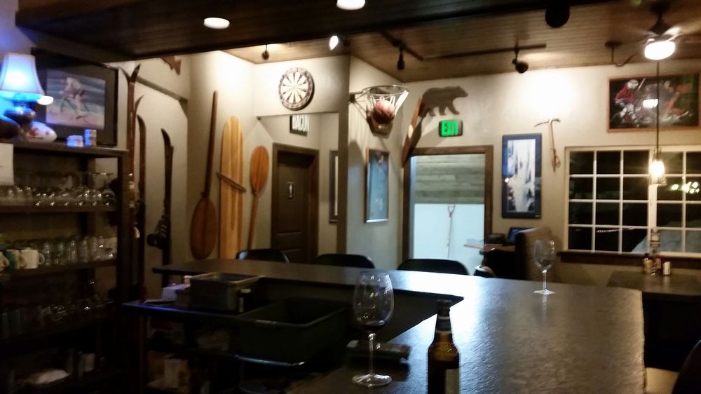 Gold Creek Lodge Hotels 8754 Forest Service Lp Rd, Bayview, ID