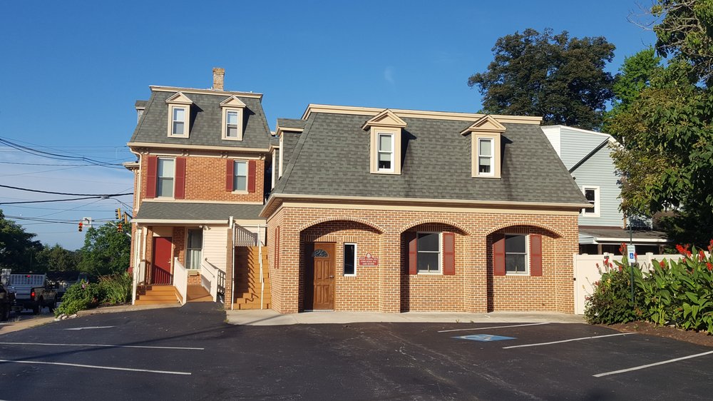 image of business Lyndsay C Kuzmak, DDS