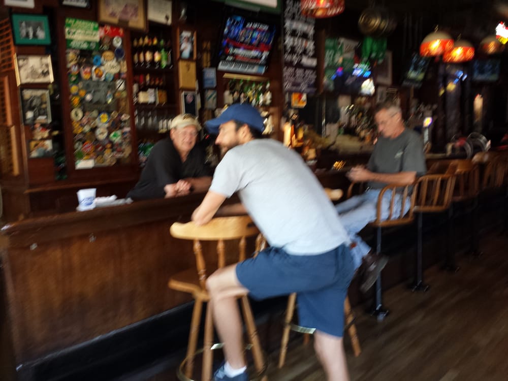 Kelly’s Westport Inn 31 Photos & 79 Reviews Dive Bars 500