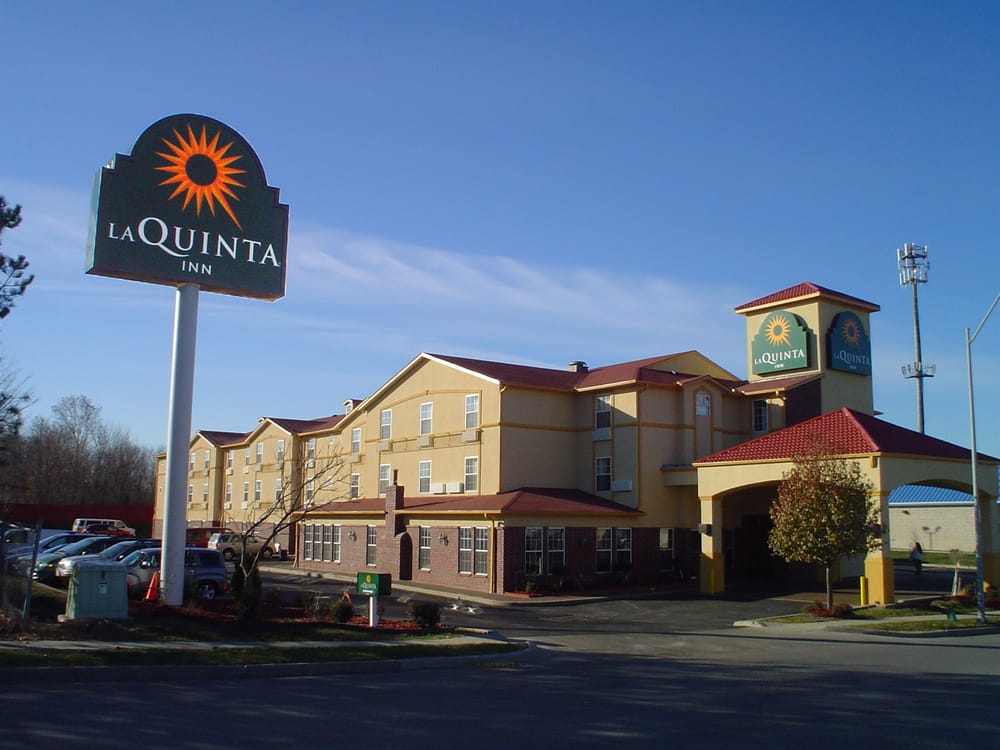 La Quinta By Wyndham Kansas City Airport 6901 North West 83rd St