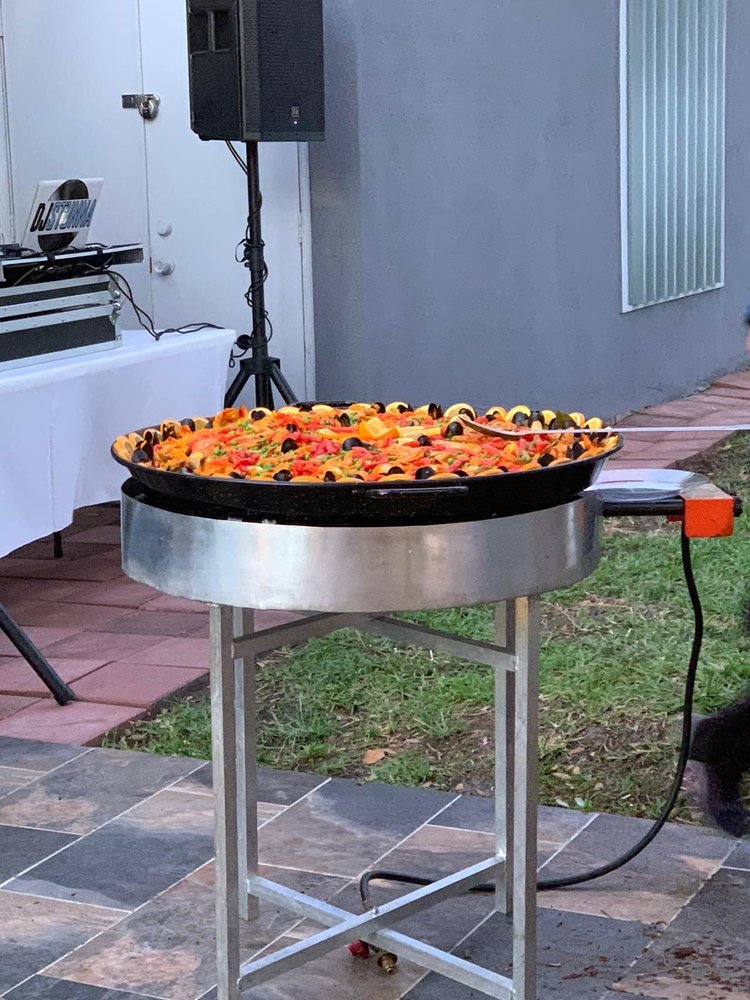 Paellas by Saul