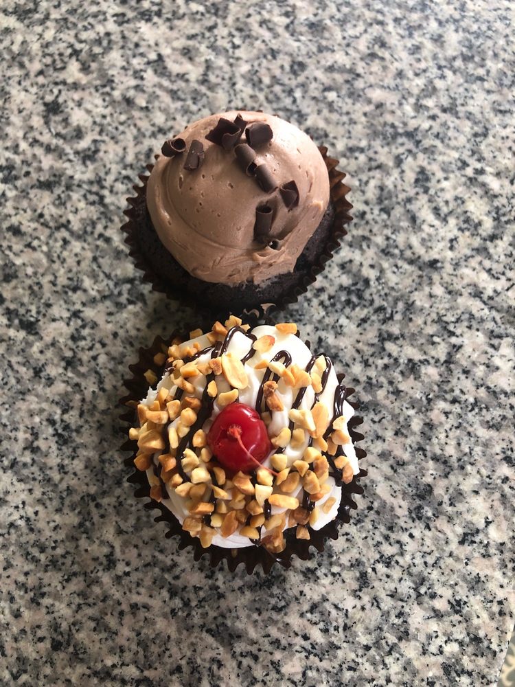 Smallcakes Cupcakery & Creamery