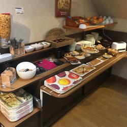 Hôtel Le Bayeux 33 Photos Hotels 9 Rue Tardif Photo Of Hôtel Le Bayeux Calvados France Breakfast Is Served Here
