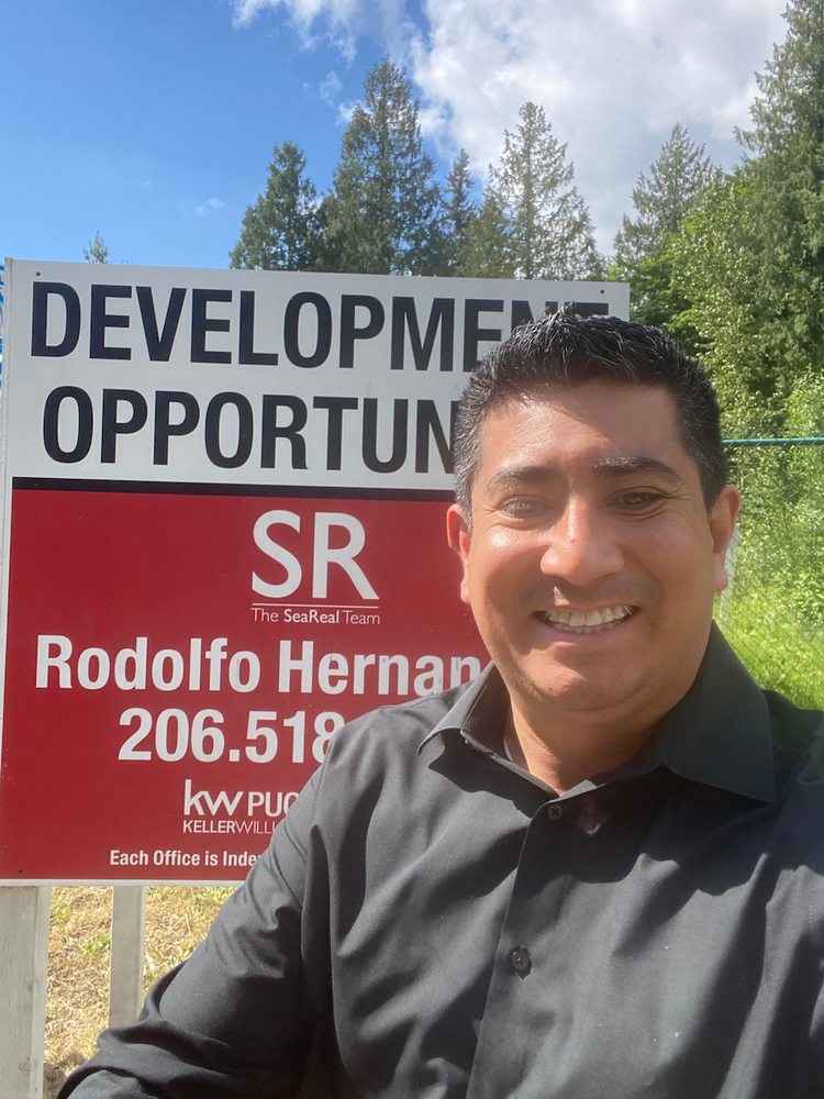 Rodolfo Hernandez McIntyre - Keller Williams Realty