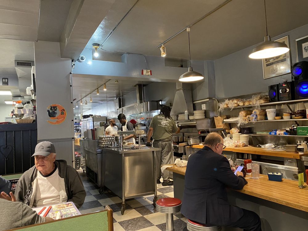 DeLuca's Diner