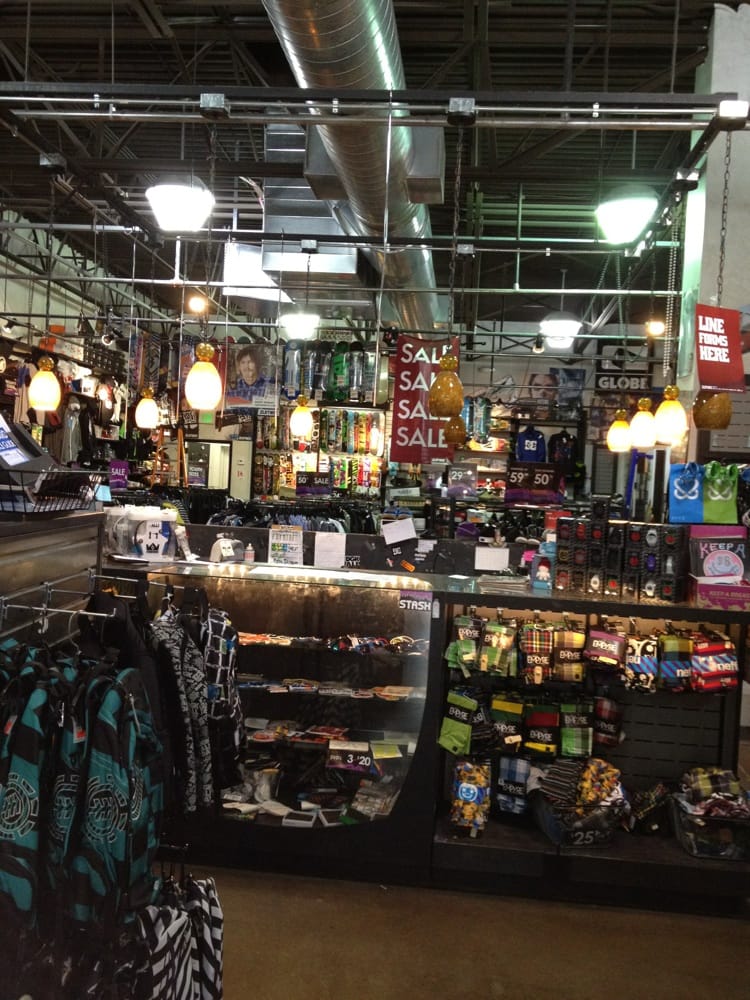 Zumiez Shoe Stores 5050 Factory Shops Blvd, Castle Rock, CO Phone
