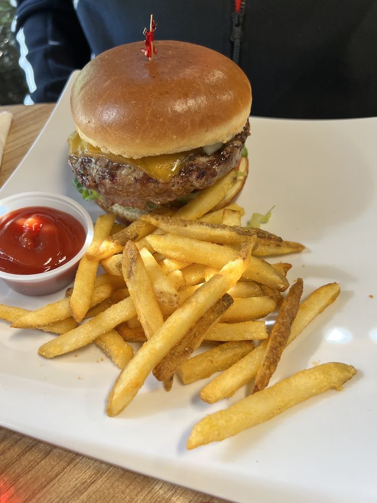 Tastebuds Eatery