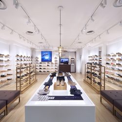 clarks outlet toronto