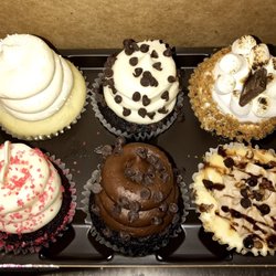 Gigi S Cupcakes Woodbury Closed 13 Photos 22 Reviews Photo Of Gigi S Cupcakes Woodbury Mn United States Wedding Cake