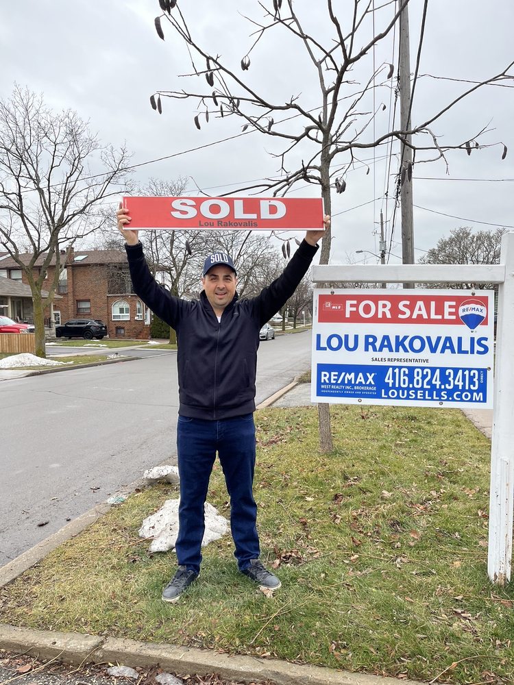 Lou Rakovalis - Re/max West Realty