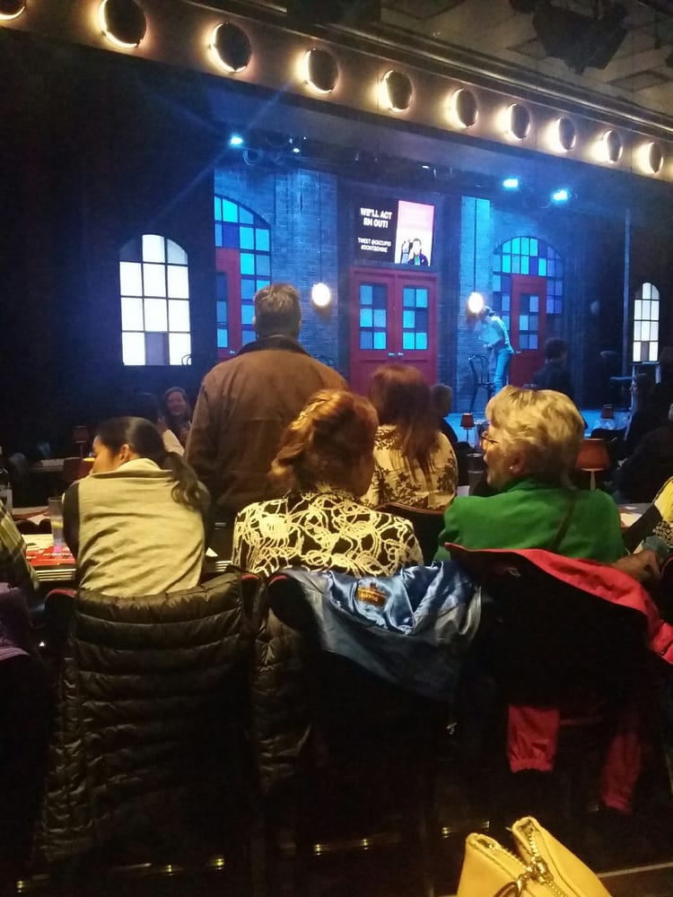 Comedy club deals chicago