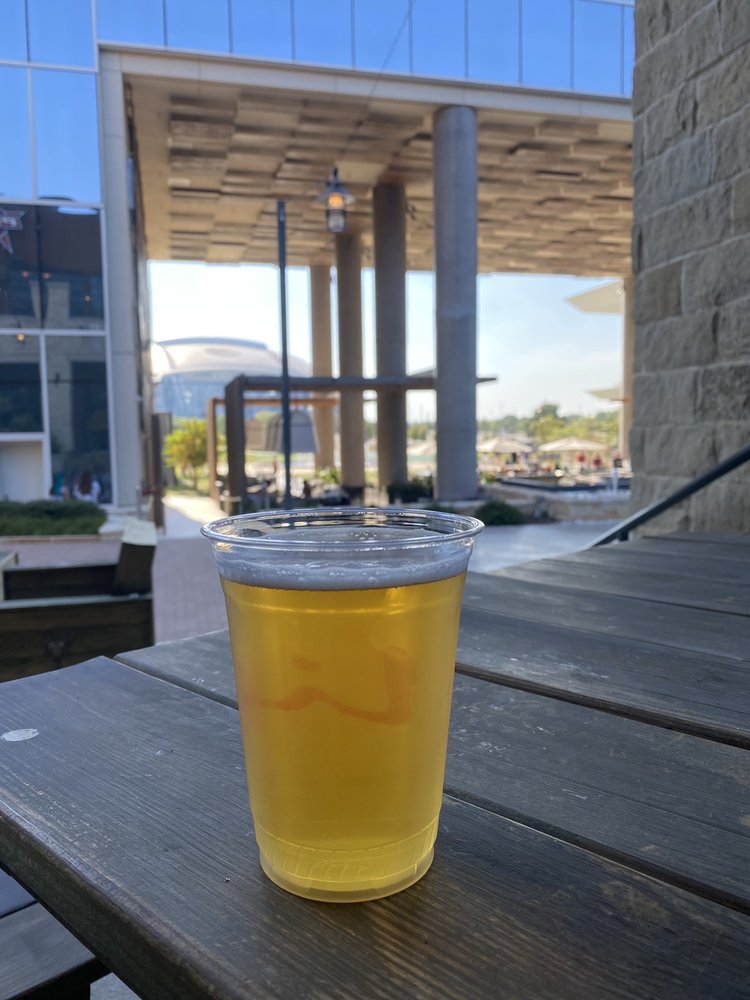 Revolver Bldg. 5 Taproom