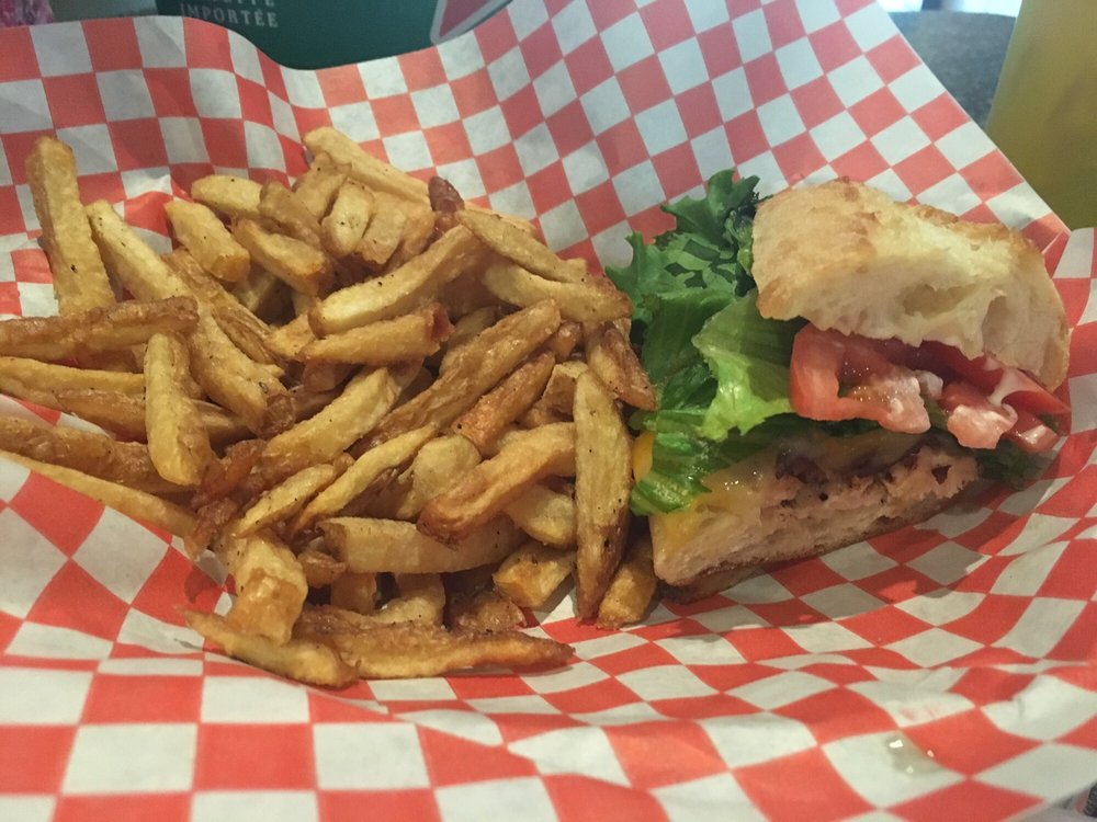 Ellen's Bar and Grill
