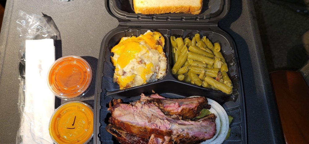 The Big Bib BBQ - New Braunfels