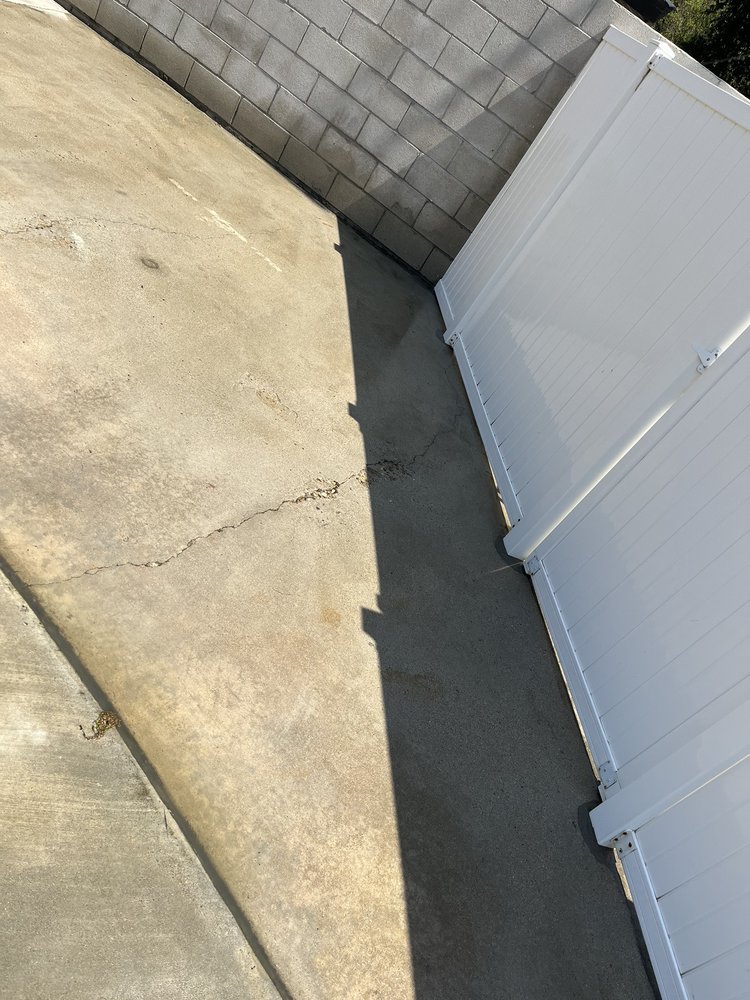 B&M specializing in pressure washing