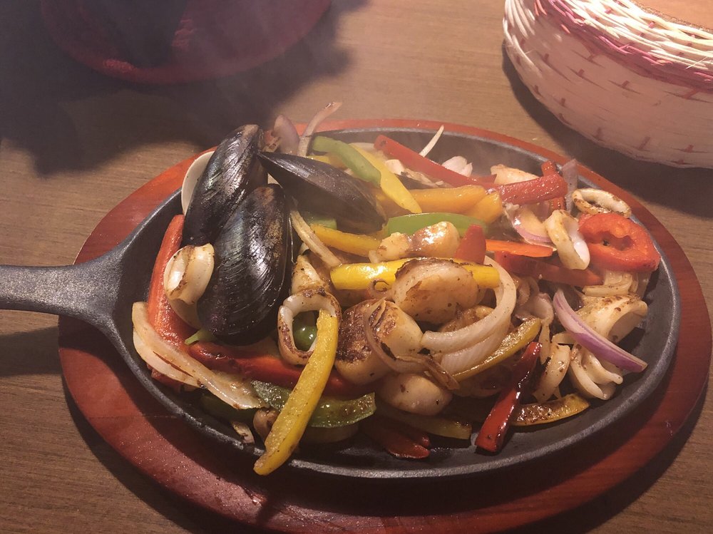 Seafood Fajitas With Shrimp Scallops Mussels And Calamari Cooked Photo Of Genesis Restaurant Easton Md United States Seafood Fajitas With Shrimp