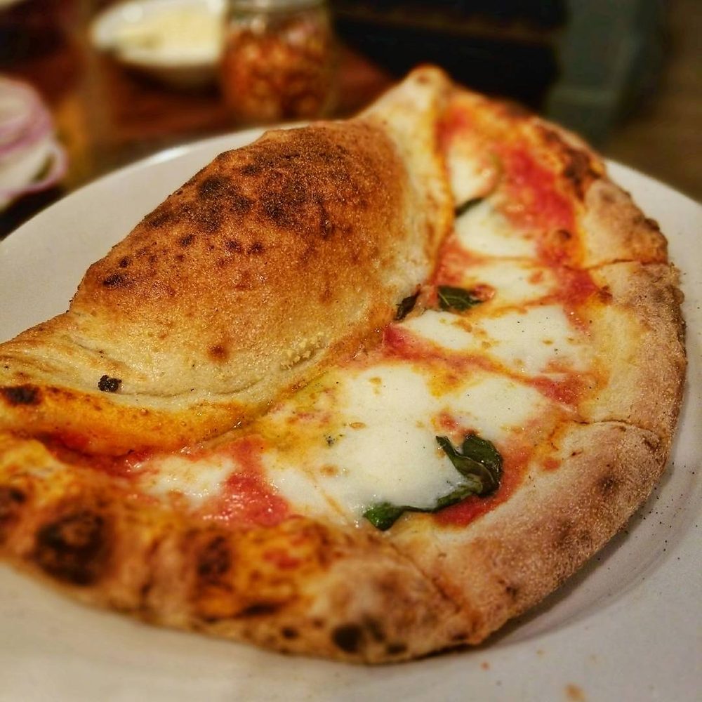 Kapalı Pizza – Calzone Kapalı Pizza – Calzone