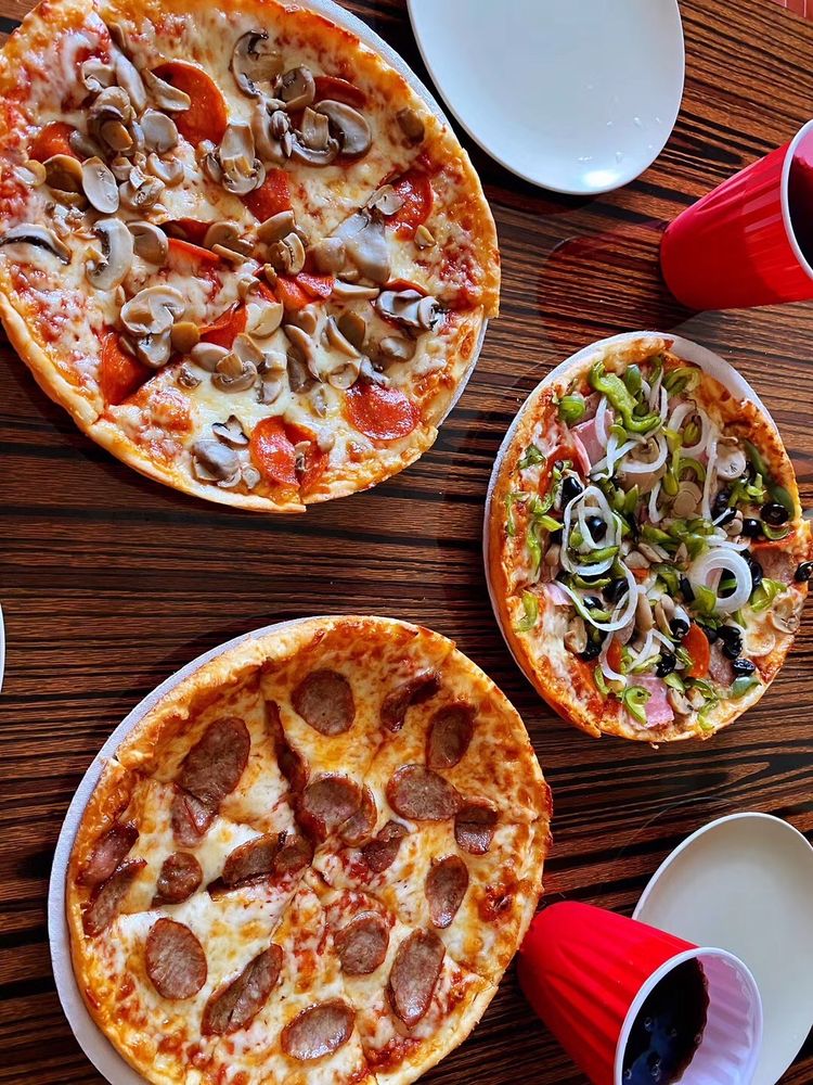 Singas Famous Pizza