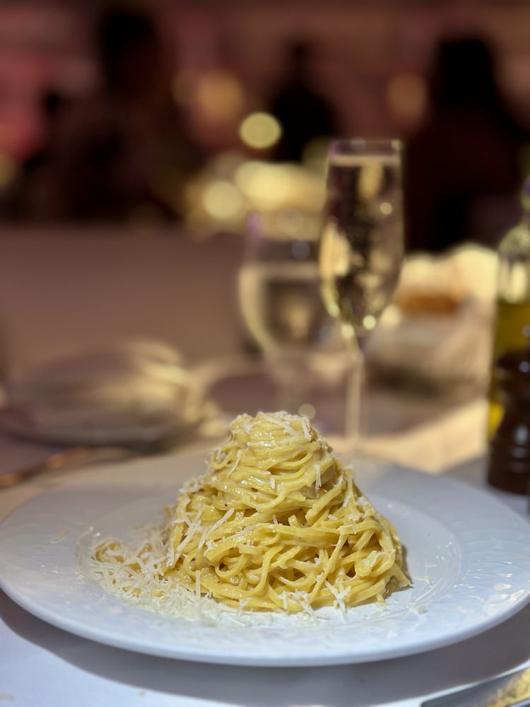 Gianni's At The Former Versace Mansion Gianni's At The Former Versace Mansion