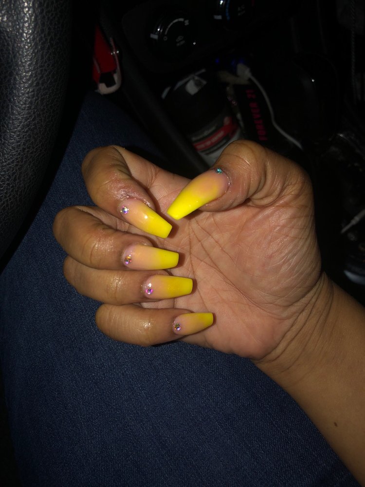 Nail Art Creation 359 Photos 11 Reviews Nail Salons 215 W