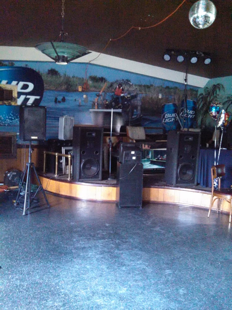 Lakeside Restaurant & Lounge Nightlife 5051 NW 191st Pl