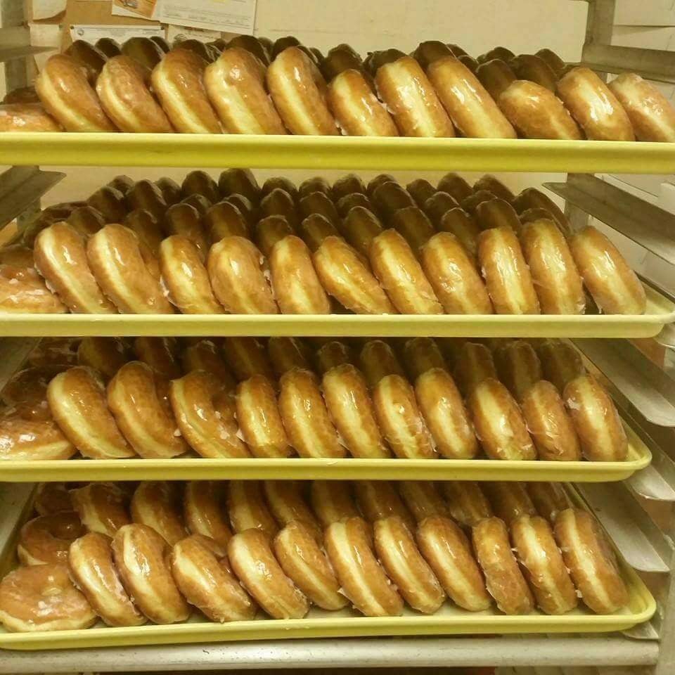 White House Donut Shop 16 Reviews Donuts 212 E Main St, Westfield