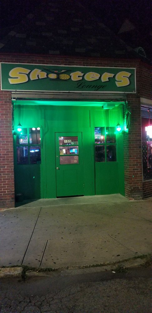 Shooters Lounge