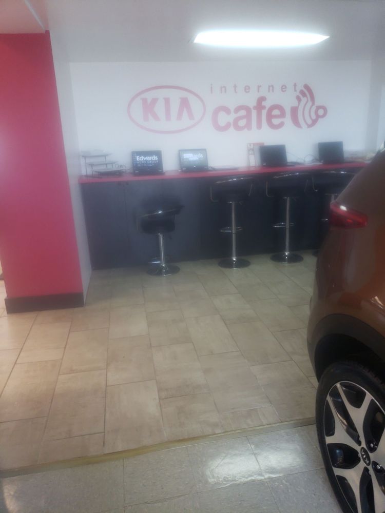 Edwards Kia Car Dealers 920 32nd Ave, Council Bluffs