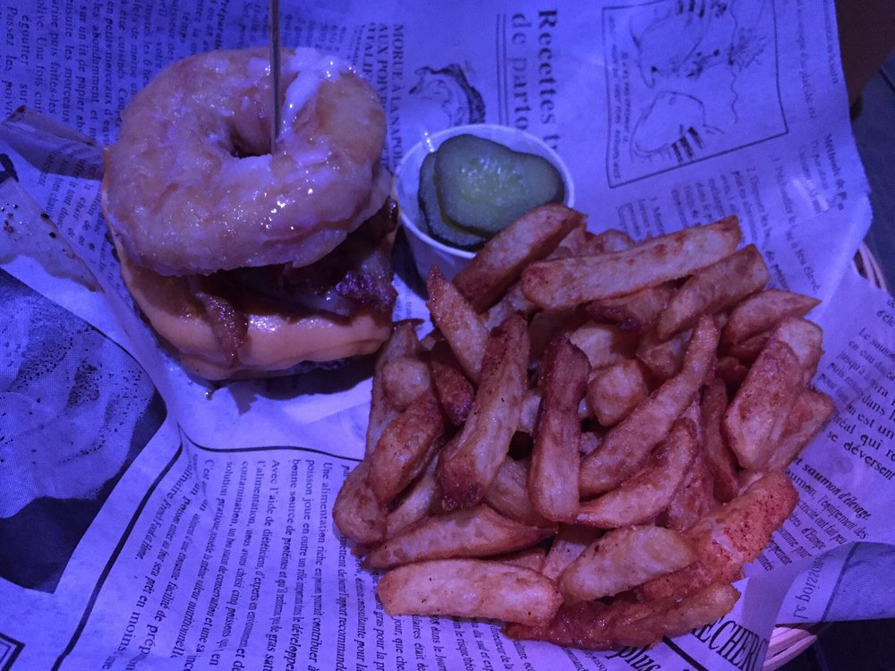 Madhatter Pub