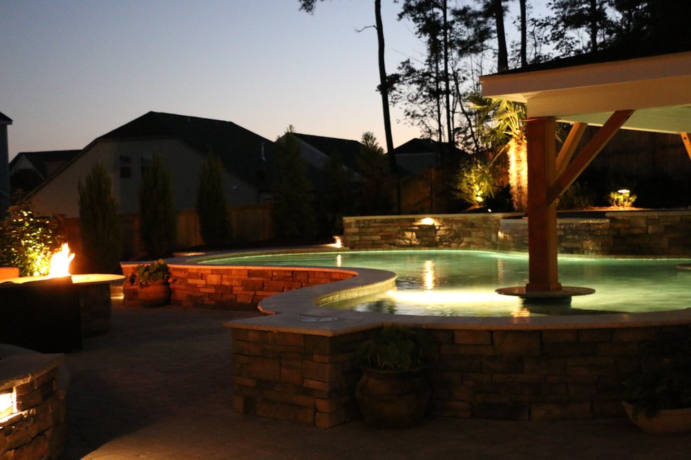 Backyard Oasis Pools