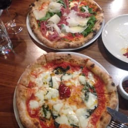 Foto de Il Casaro Pizzeria & Mozzarella Bar - San Francisco, CA, Estados Unidos. prosciutto pizza and margerita pizza (with 2 calabrian chiles). delicious!